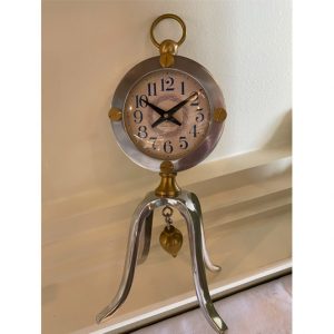 brass-polished-aluminum-table-clock